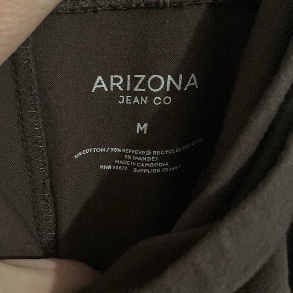 Arizona jean co. Cris cross, front leggings, brown size medium NWOT - Picture 5 of 7